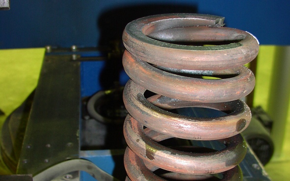 Spyruoklių galų plazminio pjovimo robotas